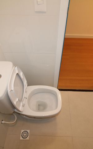 Casa à venda com 140m², 3 quartos e 2 vagasBanheiro - Suíte
