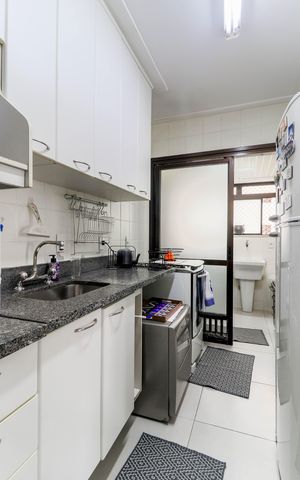 Apartamento à venda com 95m², 3 quartos e 2 vagas Apartamento à venda com 95m², 3 quartos e 2 vagasCozinha