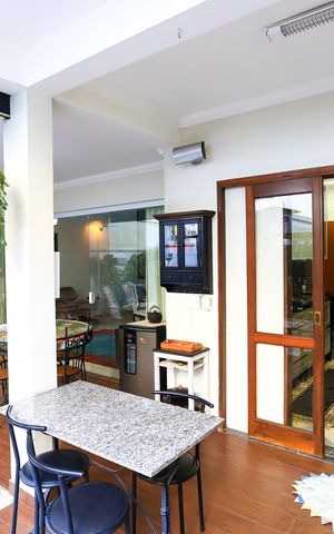 Casa de condomínio à venda com 340m², 4 quartos e 4 vagas Casa de condomínio à venda com 340m², 4 quartos e 4 vagasQuintal