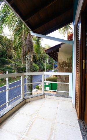 Casa de condomínio à venda com 340m², 4 quartos e 4 vagas Casa de condomínio à venda com 340m², 4 quartos e 4 vagasSacada Quarto 1