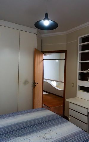 Casa de condomínio à venda com 340m², 4 quartos e 4 vagas Casa de condomínio à venda com 340m², 4 quartos e 4 vagasQuarto 1