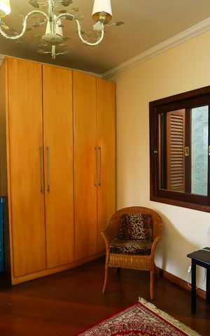 Casa de condomínio à venda com 340m², 4 quartos e 4 vagas Casa de condomínio à venda com 340m², 4 quartos e 4 vagasQuarto 2