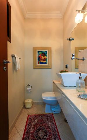 Casa de condomínio à venda com 340m², 4 quartos e 4 vagas Casa de condomínio à venda com 340m², 4 quartos e 4 vagasLavabo