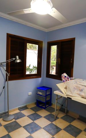 Casa de condomínio à venda com 340m², 4 quartos e 4 vagas Casa de condomínio à venda com 340m², 4 quartos e 4 vagasQuarto de Serviço