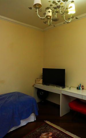 Casa de condomínio à venda com 340m², 4 quartos e 4 vagas Casa de condomínio à venda com 340m², 4 quartos e 4 vagasQuarto 2
