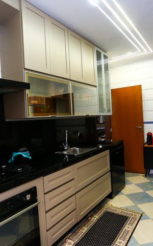 Casa de condomínio à venda com 340m², 4 quartos e 4 vagas Casa de condomínio à venda com 340m², 4 quartos e 4 vagasCozinha