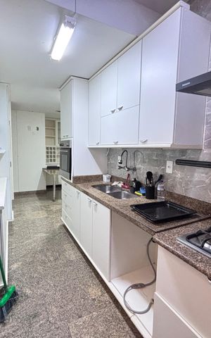 Apartamento para alugar com 185m², 4 quartos e 4 vagas Apartamento para alugar com 185m², 4 quartos e 4 vagasCozinha