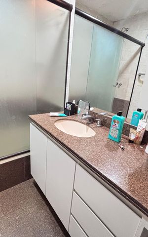 Apartamento para alugar com 185m², 4 quartos e 4 vagas Apartamento para alugar com 185m², 4 quartos e 4 vagasBanheiro da Suíte
