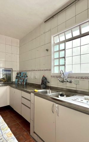 Casa para alugar com 161m², 4 quartos e 2 vagas Casa para alugar com 161m², 4 quartos e 2 vagasCozinha