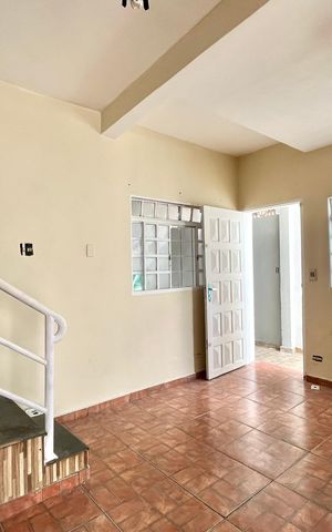 Casa para alugar com 161m², 4 quartos e 2 vagas Casa para alugar com 161m², 4 quartos e 2 vagasSala