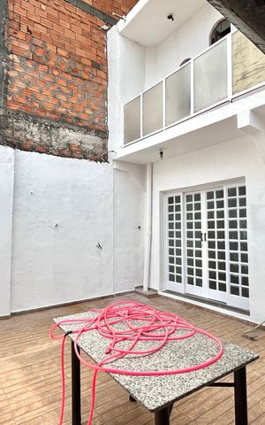 Casa para alugar com 161m², 4 quartos e 2 vagas Casa para alugar com 161m², 4 quartos e 2 vagasQuintal