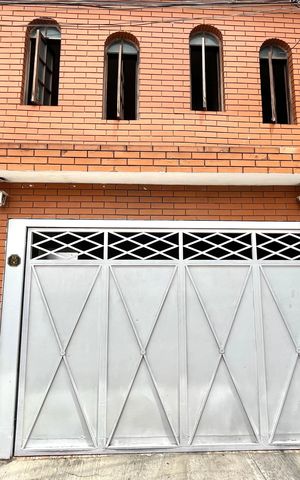 Casa para alugar com 161m², 4 quartos e 2 vagas Casa para alugar com 161m², 4 quartos e 2 vagasFachada