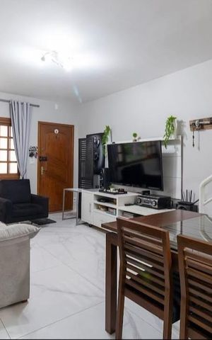 Casa à venda com 118m², 2 quartos e 2 vagas Casa à venda com 118m², 2 quartos e 2 vagasSala