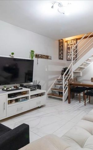 Casa à venda com 118m², 2 quartos e 2 vagas Casa à venda com 118m², 2 quartos e 2 vagasSala