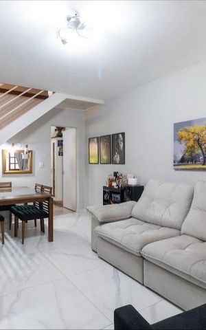 Casa à venda com 118m², 2 quartos e 2 vagas Casa à venda com 118m², 2 quartos e 2 vagasSala