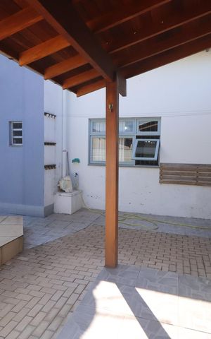 Casa à venda com 150m², 2 quartos e 2 vagasÁrea comum - Piscina