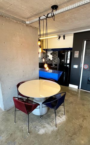 Apartamento à venda com 70m², 1 quarto e 1 vaga Apartamento à venda com 70m², 1 quarto e 1 vagaSala