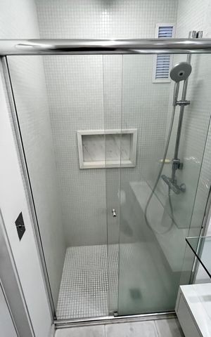 Apartamento à venda com 70m², 1 quarto e 1 vaga Apartamento à venda com 70m², 1 quarto e 1 vagaBanheiro