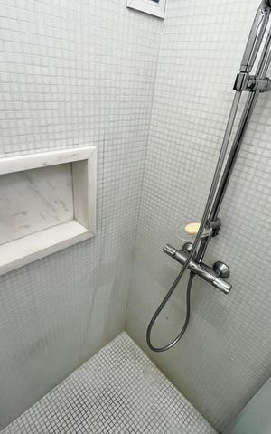 Apartamento à venda com 70m², 1 quarto e 1 vaga Apartamento à venda com 70m², 1 quarto e 1 vagaBanheiro
