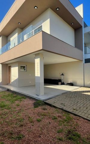 Casa à venda com 183m², 3 quartos e 2 vagas Casa à venda com 183m², 3 quartos e 2 vagasÁrea comum