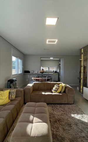 Casa à venda com 183m², 3 quartos e 2 vagas Casa à venda com 183m², 3 quartos e 2 vagasSala