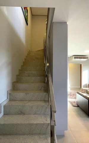 Casa à venda com 183m², 3 quartos e 2 vagas Casa à venda com 183m², 3 quartos e 2 vagasCorredor
