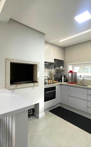 Casa à venda com 183m², 3 quartos e 2 vagas Casa à venda com 183m², 3 quartos e 2 vagasCozinha