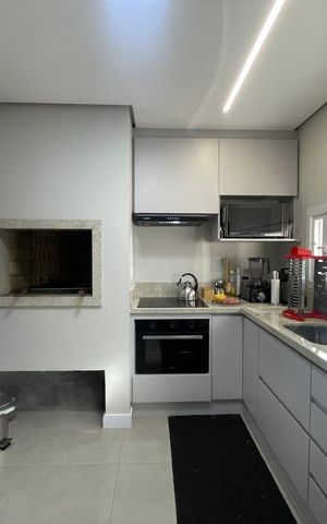 Casa à venda com 183m², 3 quartos e 2 vagas Casa à venda com 183m², 3 quartos e 2 vagasCozinha