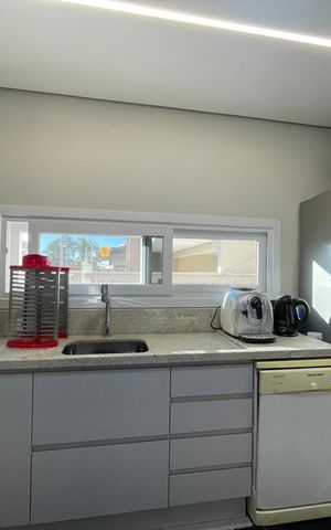 Casa à venda com 183m², 3 quartos e 2 vagas Casa à venda com 183m², 3 quartos e 2 vagasCozinha