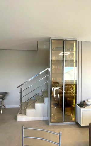 Casa à venda com 183m², 3 quartos e 2 vagas Casa à venda com 183m², 3 quartos e 2 vagasSala