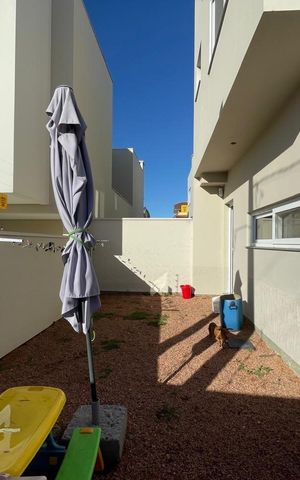 Casa à venda com 183m², 3 quartos e 2 vagas Casa à venda com 183m², 3 quartos e 2 vagasÁrea comum