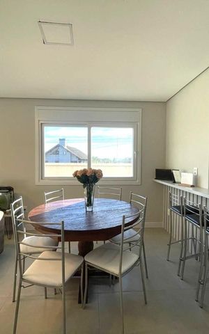 Casa à venda com 183m², 3 quartos e 2 vagas Casa à venda com 183m², 3 quartos e 2 vagasSala