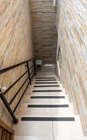 Casa à venda com 125m², 3 quartos e 1 vagaEscada