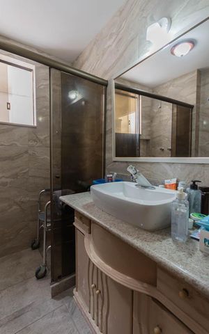 Apartamento à venda com 135m², 3 quartos e 2 vagasBanheiro da Suíte