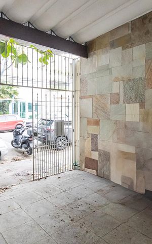 Casa à venda com 280m², 4 quartos e 1 vaga Casa à venda com 280m², 4 quartos e 1 vagaGaragem