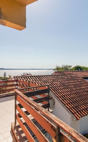 Casa à venda com 401m², 4 quartos e 2 vagas Casa à venda com 401m², 4 quartos e 2 vagasVaranda