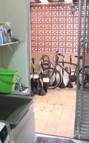 Casa à venda com 170m², 3 quartos e 2 vagasÁrea de Serviço