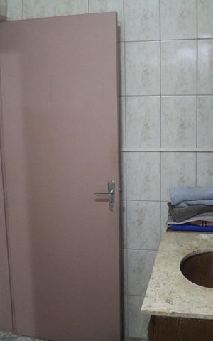 Casa à venda com 170m², 3 quartos e 2 vagasBanheiro 1