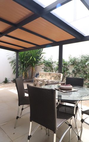 Casa de condomínio para alugar com 82m², 3 quartos e 2 vagasVaranda