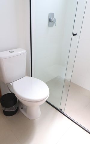 Casa de condomínio para alugar com 82m², 3 quartos e 2 vagasBanheiro Suíte 1 e 2