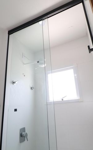 Casa de condomínio para alugar com 82m², 3 quartos e 2 vagasBanheiro Suíte 1 e 2