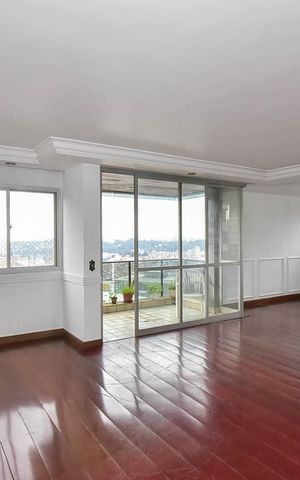 Apartamento à venda com 200m², 4 quartos e 3 vagas Apartamento à venda com 200m², 4 quartos e 3 vagasSala