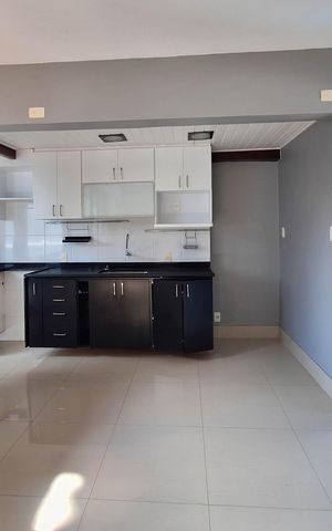 Casa à venda com 400m², 7 quartos e 5 vagas Casa à venda com 400m², 7 quartos e 5 vagasCozinha 2