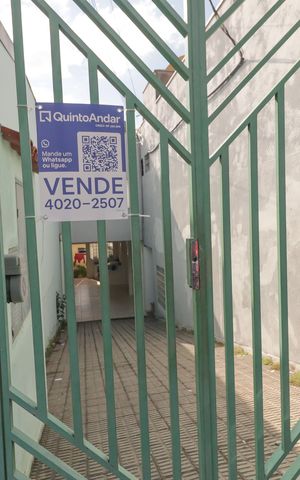 Casa à venda com 250m², 5 quartos e 2 vagasFachada