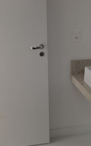 Apartamento à venda com 81m², 2 quartos e 2 vagasBanheiro da Suíte 1