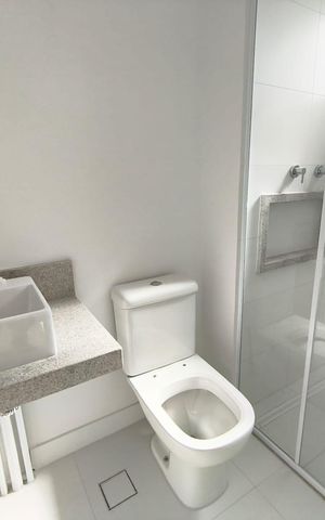 Apartamento à venda com 81m², 2 quartos e 2 vagas Apartamento à venda com 81m², 2 quartos e 2 vagasBanheiro da Suíte 2
