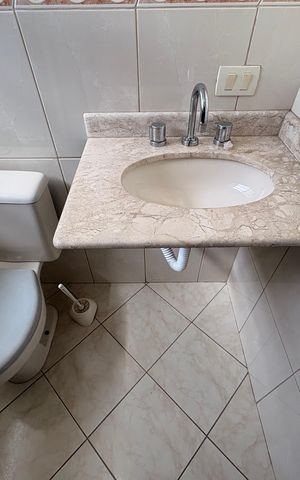 Casa à venda com 149m², 3 quartos e 4 vagas Casa à venda com 149m², 3 quartos e 4 vagasBanheiro
