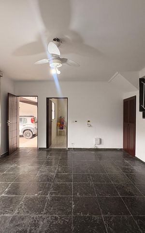 Casa à venda com 149m², 3 quartos e 4 vagas Casa à venda com 149m², 3 quartos e 4 vagasSala