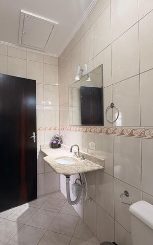 Casa à venda com 149m², 3 quartos e 4 vagas Casa à venda com 149m², 3 quartos e 4 vagasBanheiro da Suíte