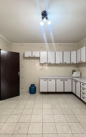 Casa à venda com 149m², 3 quartos e 4 vagas Casa à venda com 149m², 3 quartos e 4 vagasCozinha